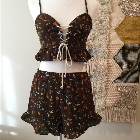 Butterfly Ruffled Set - Picture 5 of 5